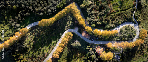 Toscana, Camaiore: videata aerea della via per Montemagno e Lucca in una giornata di autunno