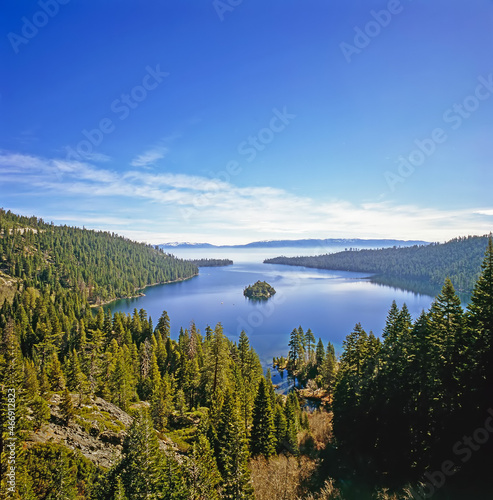 Fototapeta Naklejka Na Ścianę i Meble -  Emerald Bay at Lake Tahoe, California