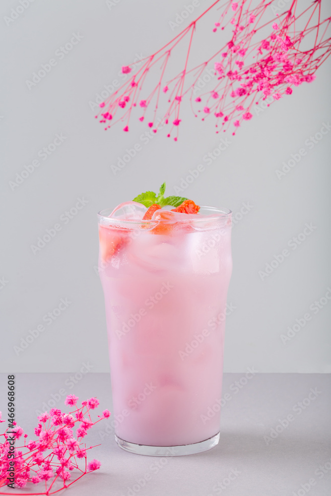 Strawberry lemonade with rose water flowers Strawberry lemonade with rose water flowers