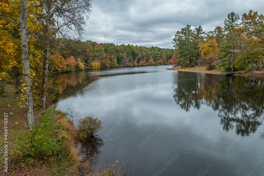 Fall colors at the lake