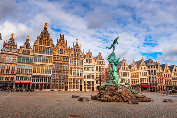 Tableau sur plexiglas Anvers Panorama urbain d'Anvers Belgique en journée  © SeanPavonePhoto