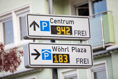 German parking garage sign. Frei is the german word for free. © filmbildfabrik