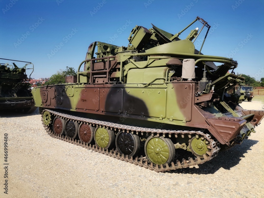 military combat vehicle