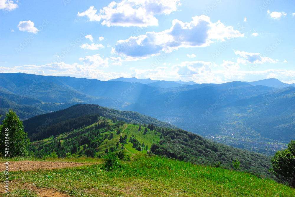 Fototapeta premium View from Mount Makovitsa in Western Ukraine. Landscape on mountains and forests. Ukraine, Yaremche