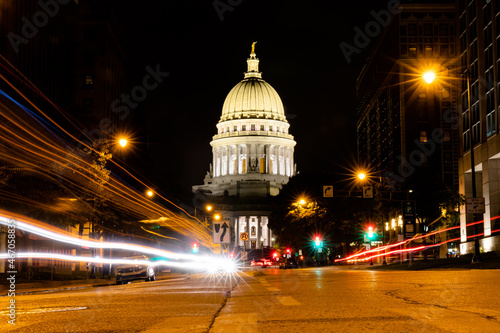 Traffic goes by the Wisconsin State Capitol Building at night © Chad Robertson
