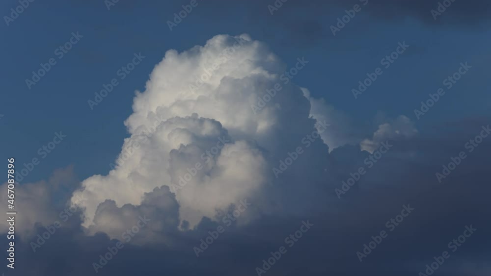 Amazing Cloud Timelapse, clouds in the blue sky Amazing Cloud Timelapse, clouds in the blue sky