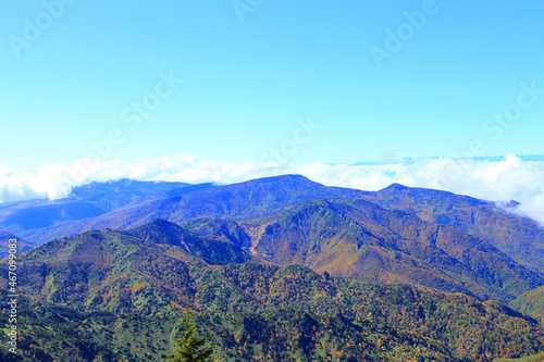 横手山の山頂からの眺め 秋の北アルプスの山
