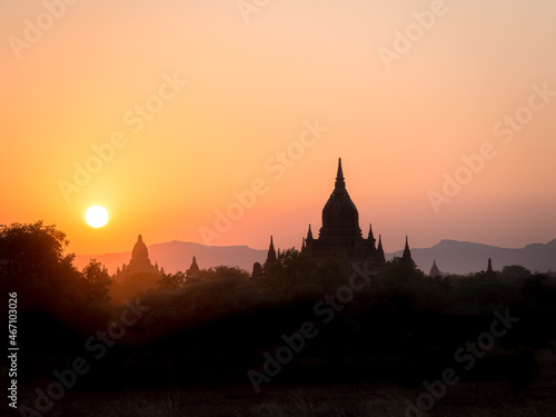 Myanmar - Bagan - A Bagan sunset © Rik