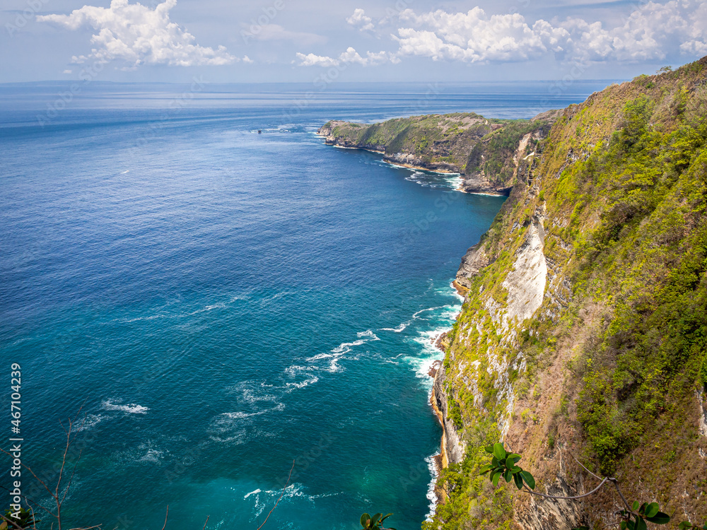 Indonesia - Nusa Penida - Endless cliffs