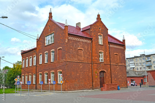 The building of secondary school No. 42 (the former public school for boys named after Pestalozzi, 1887-1891). Kaliningrad