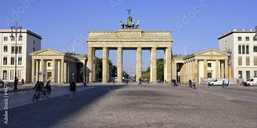 Brandenburg Gate  Pariser Square  Unter den Linden  Berlin  Germany