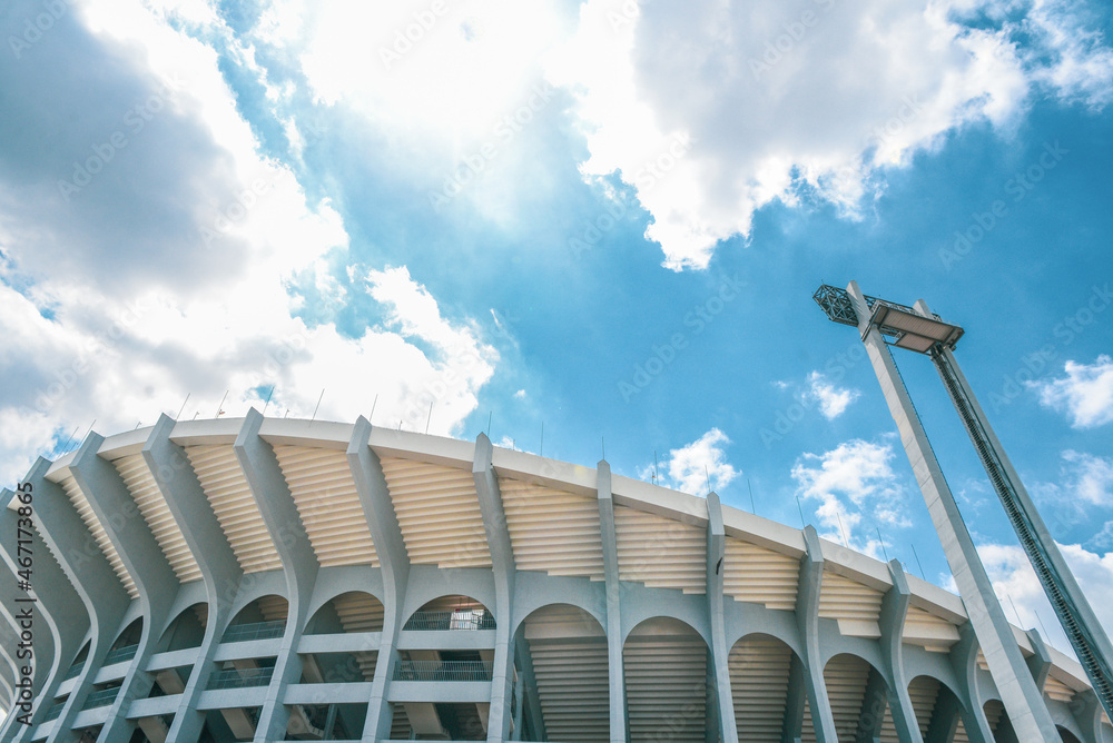 The shape and structure of the stadium. Rajamangala National Stadium It