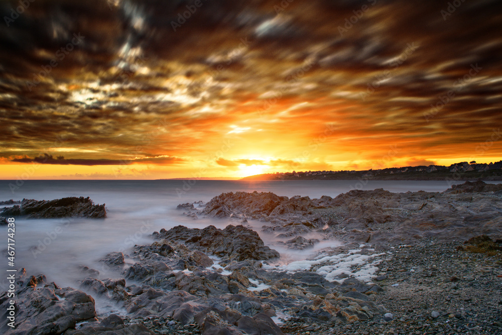 Fototapeta premium coucher de soleil en pause longue, Bretagne