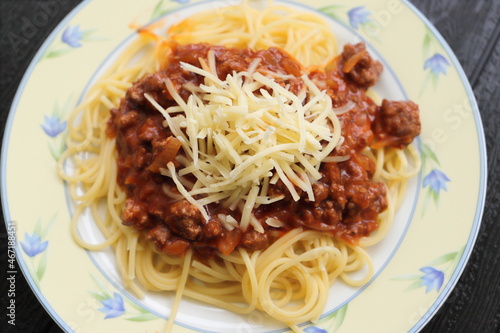 Spaghetti with Bolognese Sauce and Cheese 