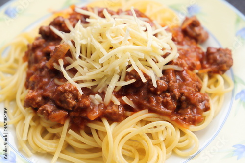 Spaghetti with Bolognese Sauce and Cheese 