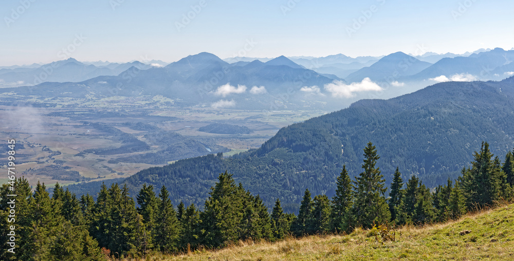 Blick vom Gipfel des Hinteren Hoernles auf die Bayerischen Alpen, Bayern, Deutschland, Europa