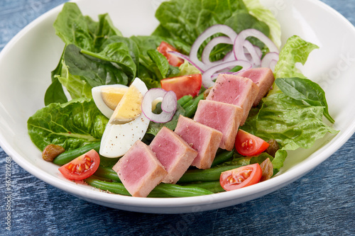 salad with tuna and vegetables