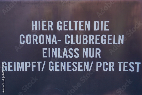 Wallpaper Mural German sign with Covid 19 rules corona virus "Entry only with 3G: vaccinated, tested, recovered" Torontodigital.ca