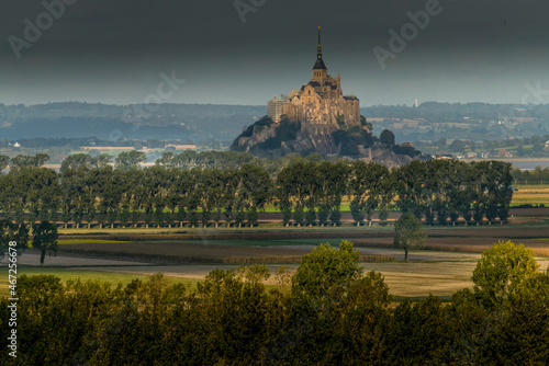 Photo du mont St Michel en travaux de restauration