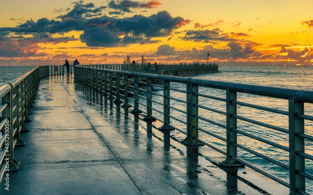 Fototapeta premium pier at sunset