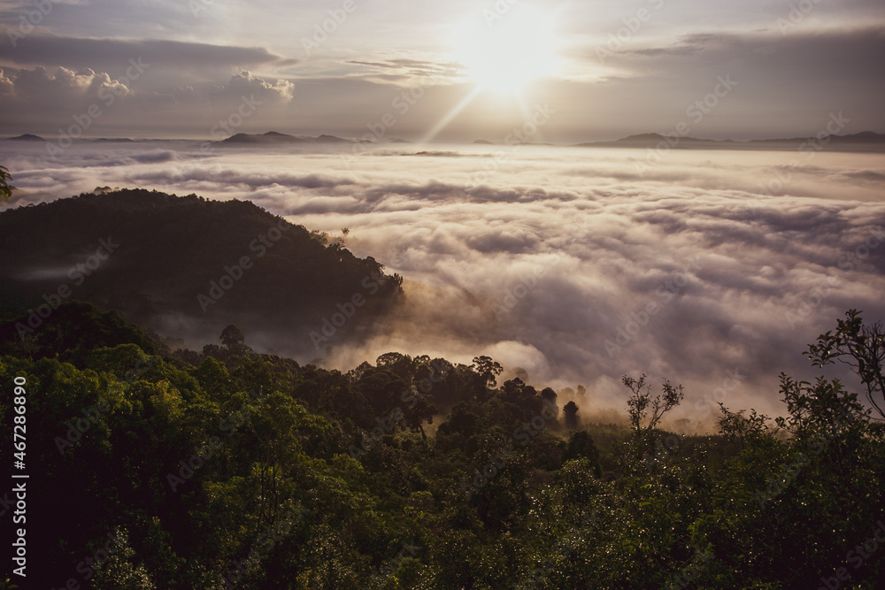 Obraz premium sunset over the mountains