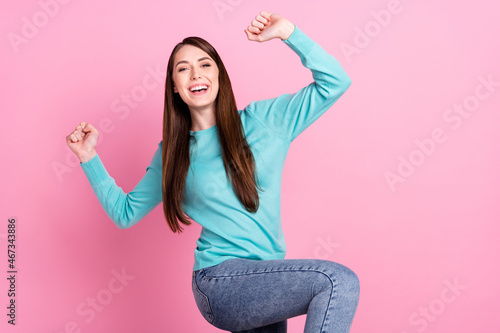 Tablou pe pânză Portrait of attractive lucky cheerful girl dancing rejoicing having fun best iso