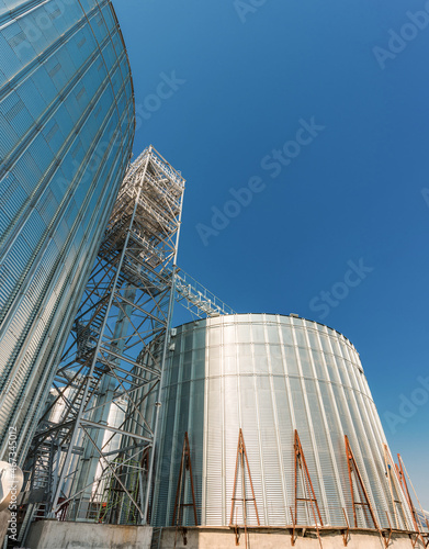 silo grain