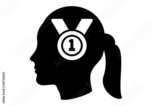 Símbolo de mujer número uno. Símbolo de campeona femenina. Silueta negra de la cara de una mujer o joven con el símbolo de campeona