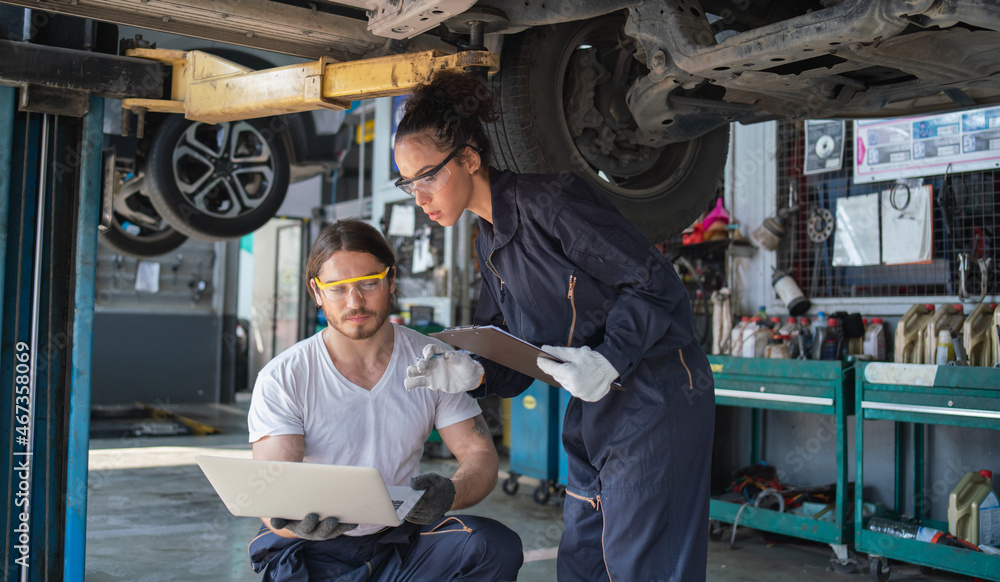Automotive Technician Auto Repair Service.Brazilians do industry in the transportation business.car engine maintenance mechanic