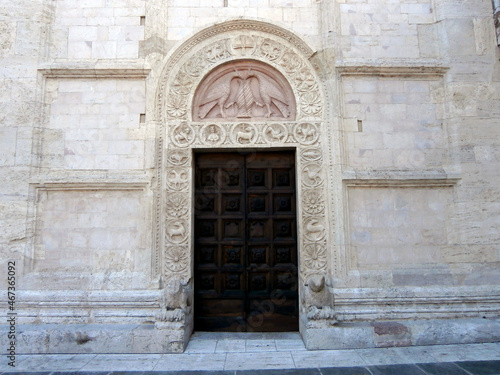 Portale cattedrale di San Rufino di Assisi © mauro tombolini