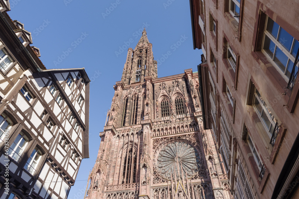 Notre Dame Gothic Cathedral with frame houses, UNESCO world heritage site, Alsace, France, Europe