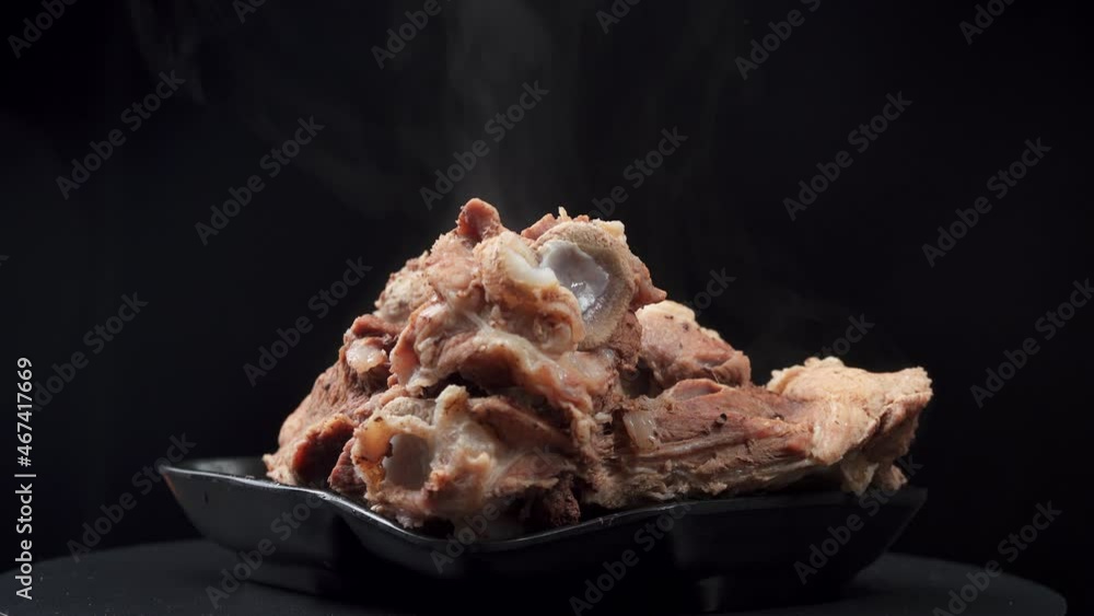 Pork scapula boiled in water