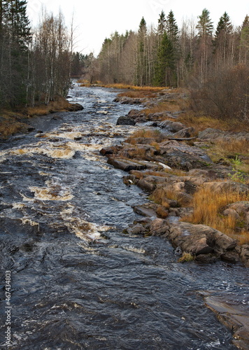 Fluss Kiiminkiojoki mit Stromschnellen bei Oulo