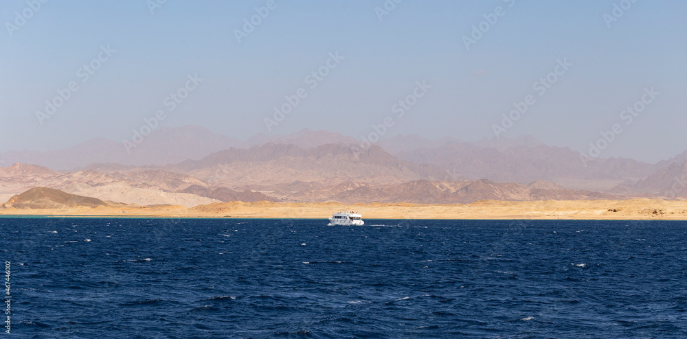 Fototapeta premium The Red Sea coast. Ras Mohammed National Park. Rocks and mountains of the Sinai Peninsula-Seascape.
