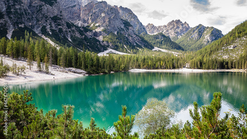 Traumhafter Bergsee in den Dolomiten