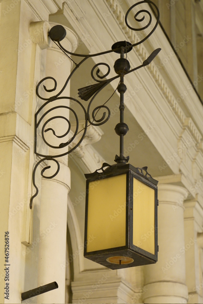 Obraz premium Wisząca lampa