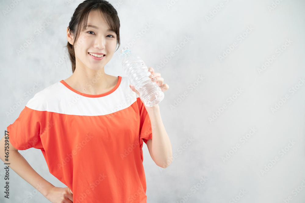 Beautiful Asian (Japanese) women who could be used in a gym or diet, copy space Beautiful Asian (Japanese) women who could be used in a gym or diet, copy space