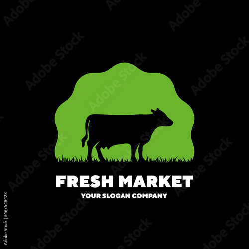 Cow logo. Farm milk emblem. Fresh milk logo.