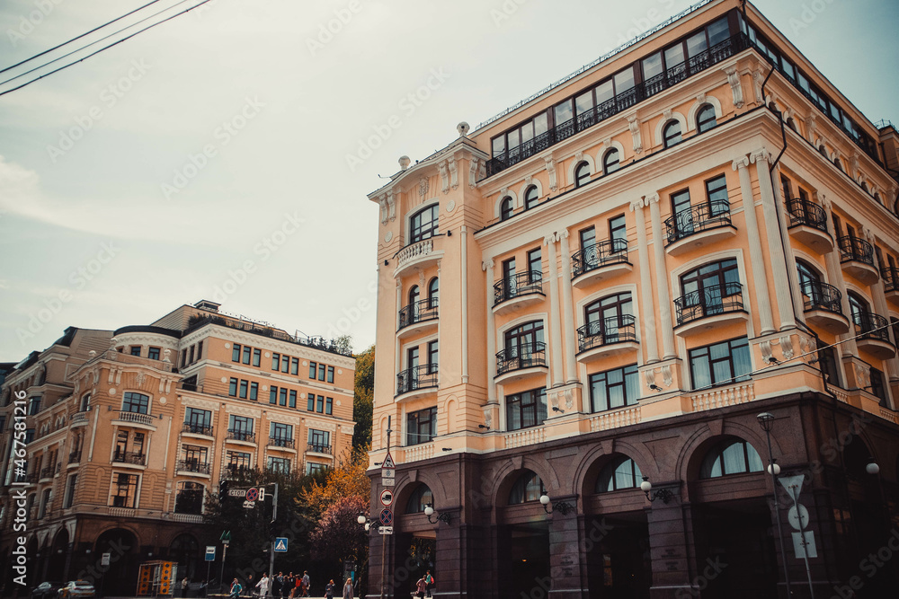 Obraz premium Beautiful modern hotel in the center of Kiev in spring