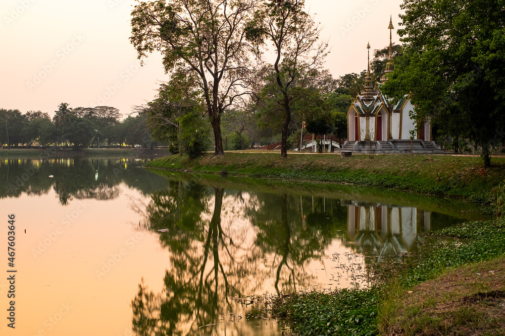 Obraz premium Old temple in Ayutthaya, Thailand