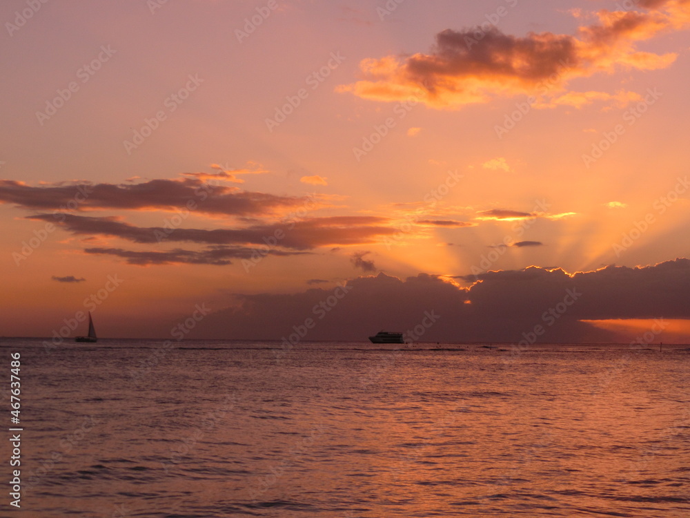 ハワイ　夕方の海