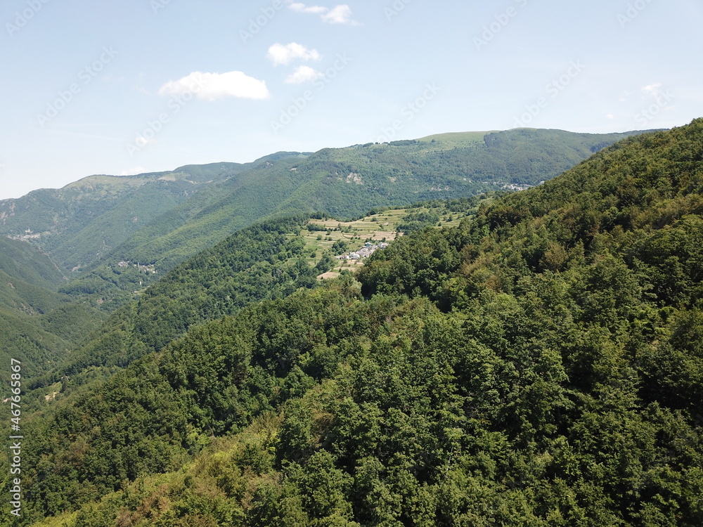 Fototapeta premium Aerial view of a mountains landscape