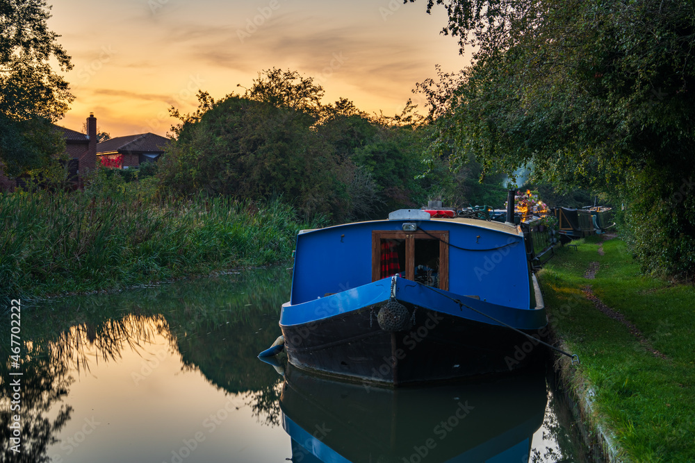 Grand Union canal at sunset in Milton Keynes. England Grand Union canal at sunset in Milton Keynes. England