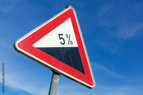 German road sign: steep grade/upwards 5%