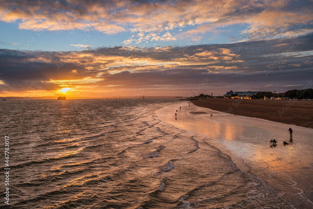 Southsea in Hampshire at sunset - obrazy, fototapety, plakaty 