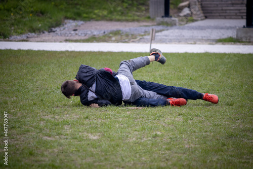 Fotografía Two guys are fighting each other. Bullying. Aggression.