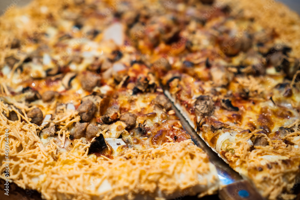 Pizza with Mozzarella cheese and mushroom
