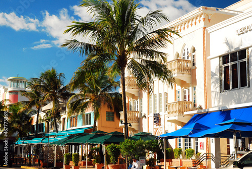 Al fresco seating available in South Beach, Miami Beach