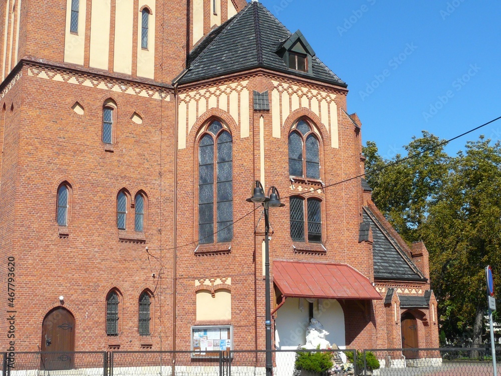 KĘDZIERZYN  KOŻLE ,  POLSKA - Zabytkowy kościół  w centrum Kędzierzyna
