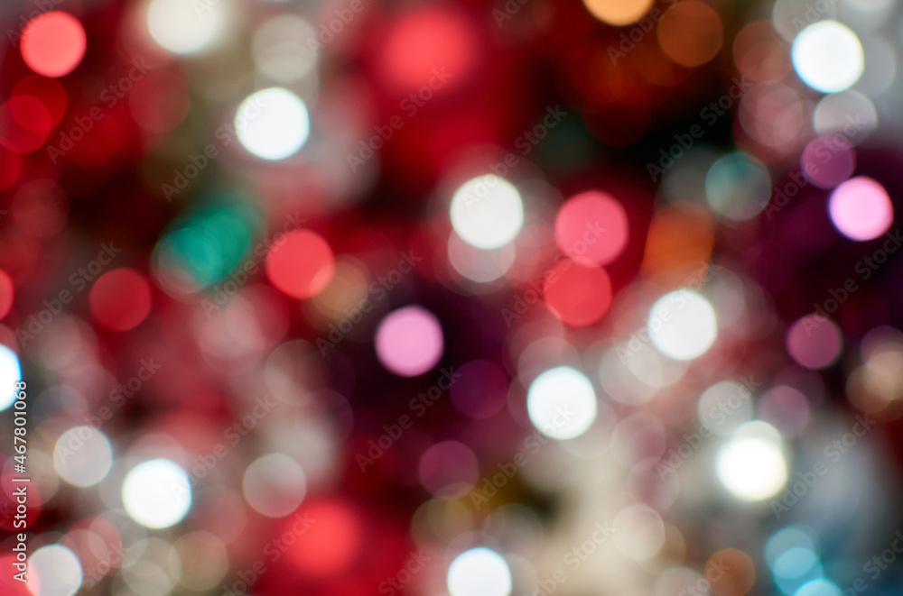 Obraz premium A glossy blurred shot of colorful Christmas tree balls